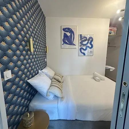 Moon - 42 Apartment *