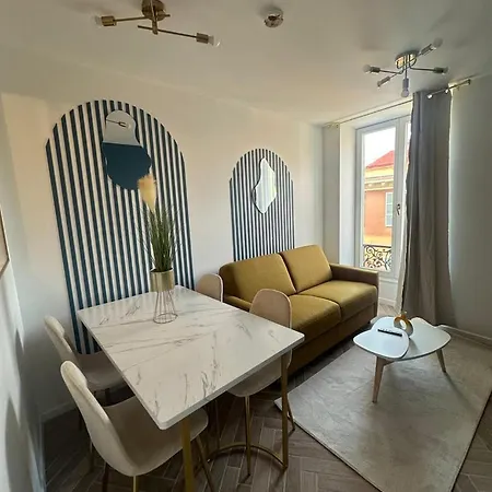Moon - 42 Apartment *